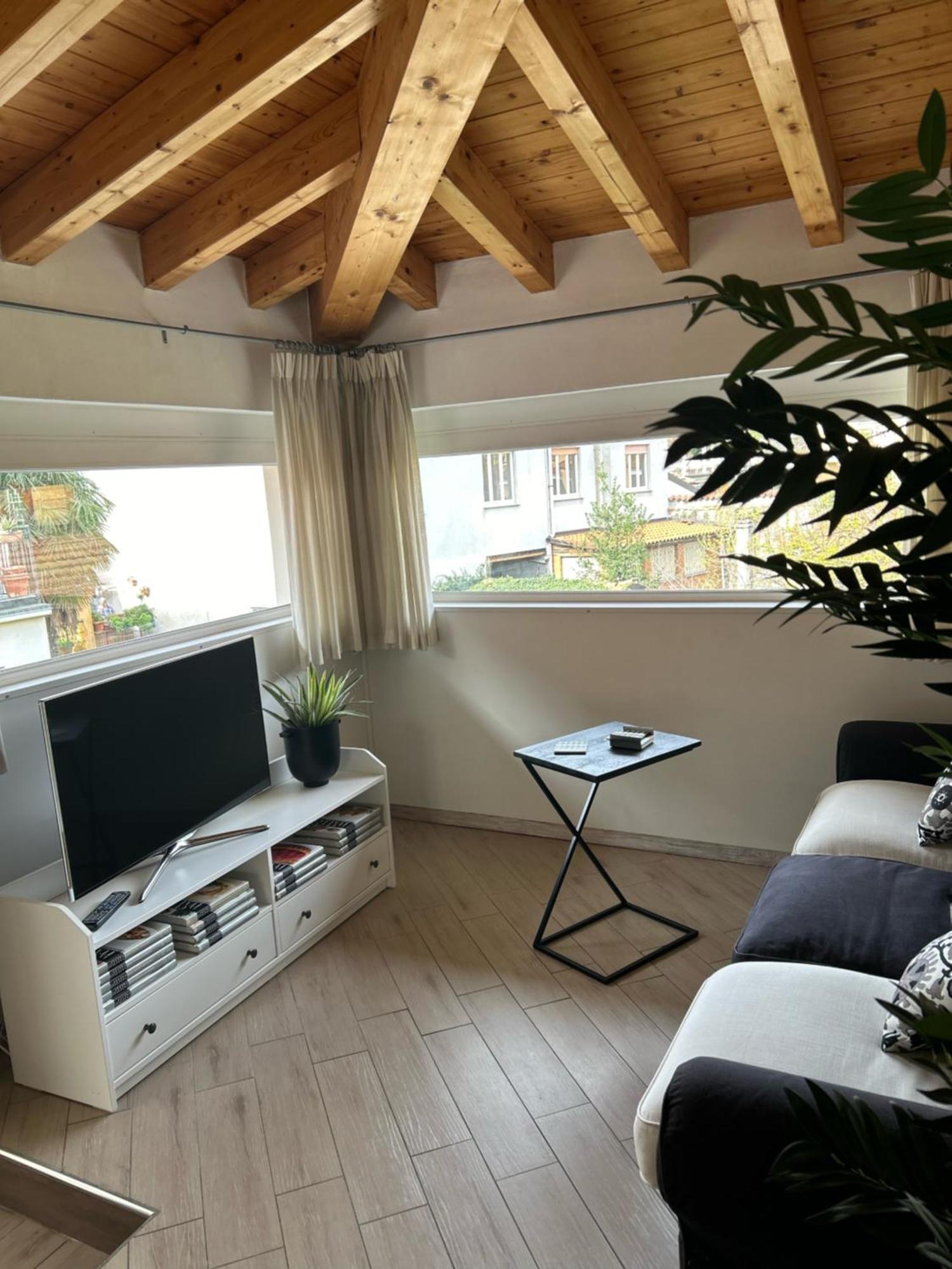 Menaggio Down Town Apartment Exterior photo